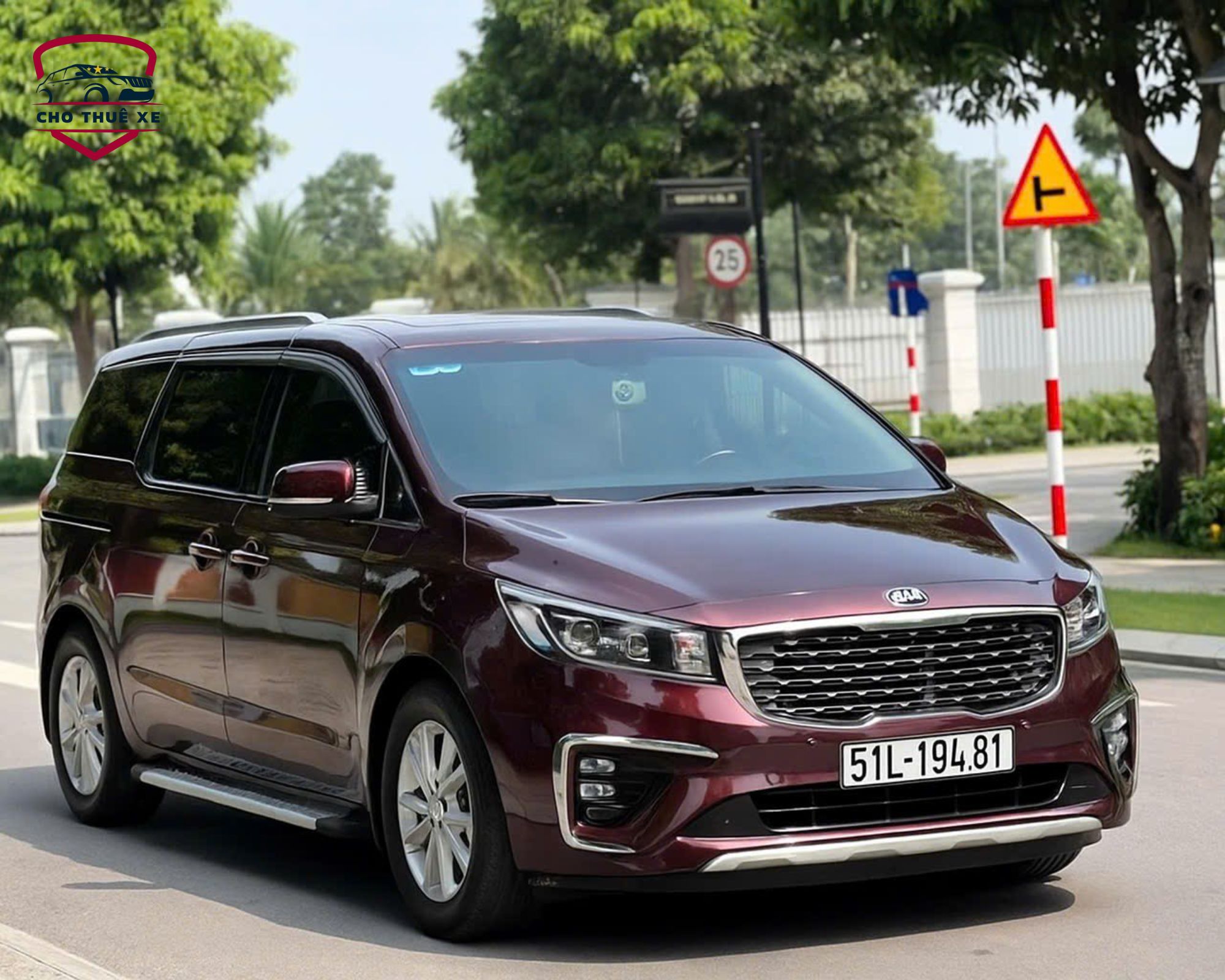 Thuê xe Sài Gòn đi Phú Mỹ xe 7 chỗ Kia Carnival
