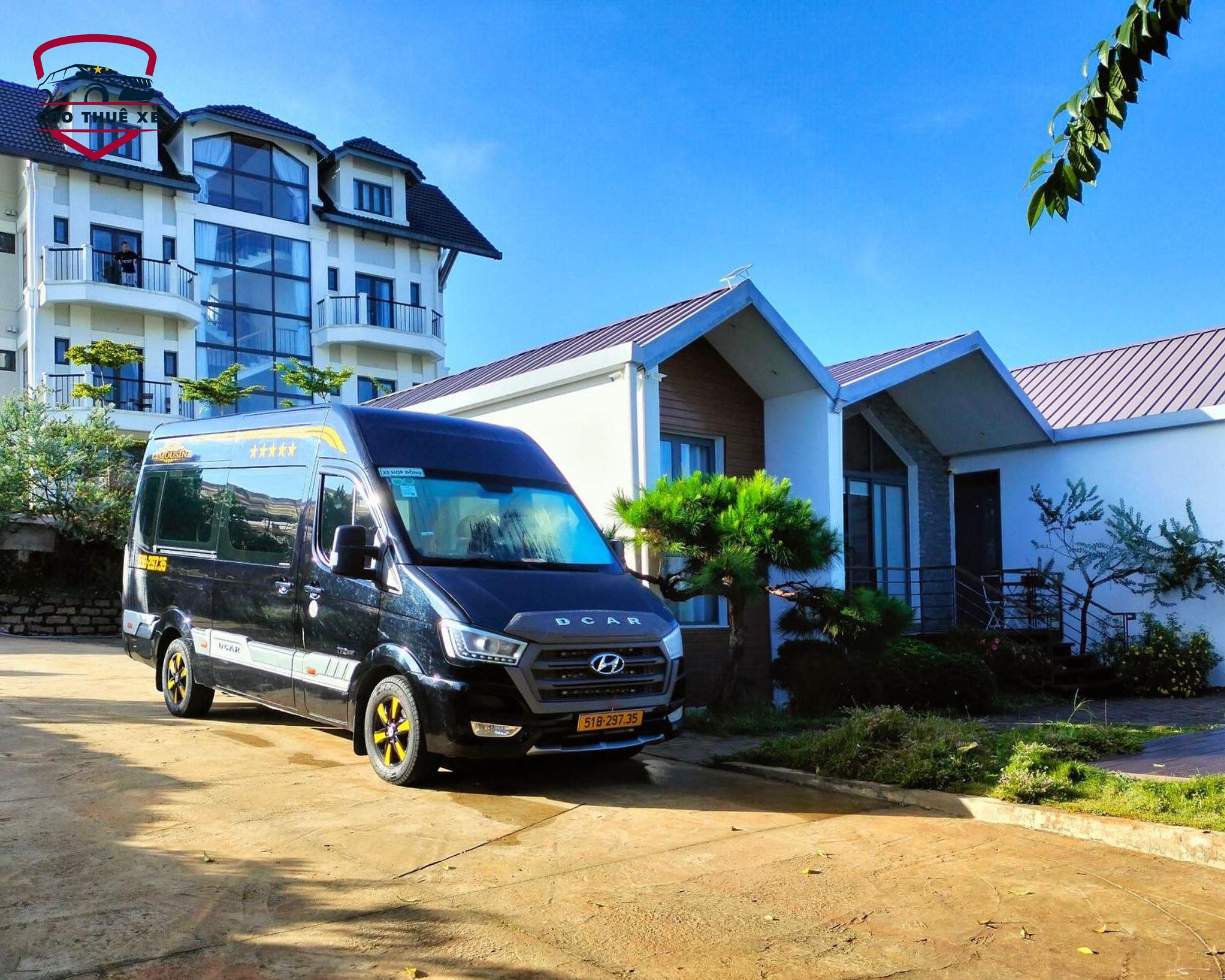 Trải nghiệm hành trình đẳng cấp với dịch vụ thuê xe Đà Lạt đi Nha Trang limousine 12 chỗ đời mới