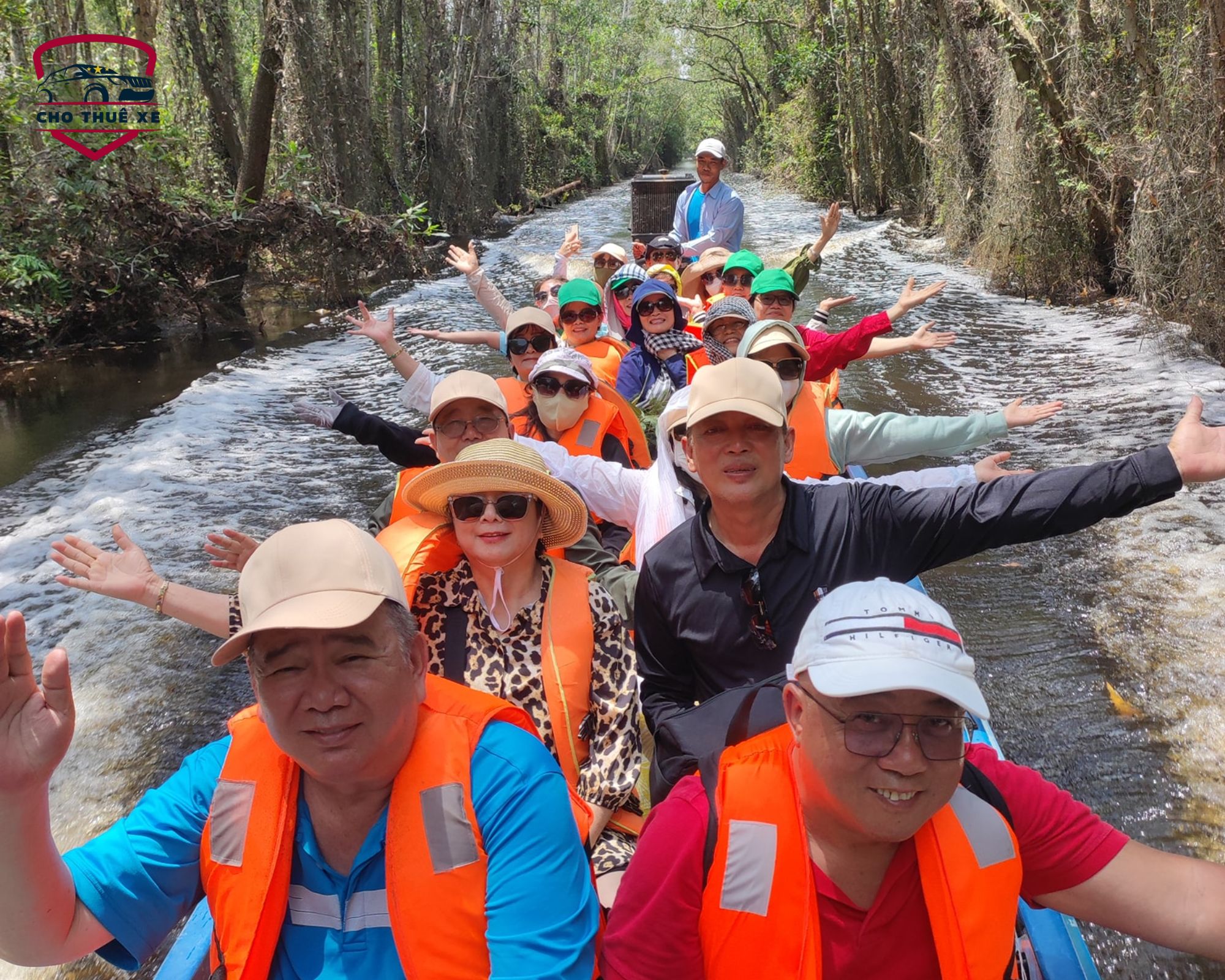 Xe đã sẵn sàng đưa bạn đến Cánh Đồng Bất Tận. Khám phá Long An với hành trình xanh mát và tiện nghi!
