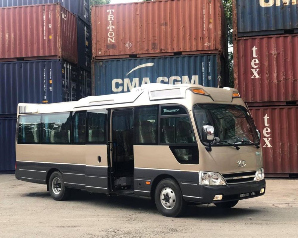 Xe 24 chỗ Hyundai County