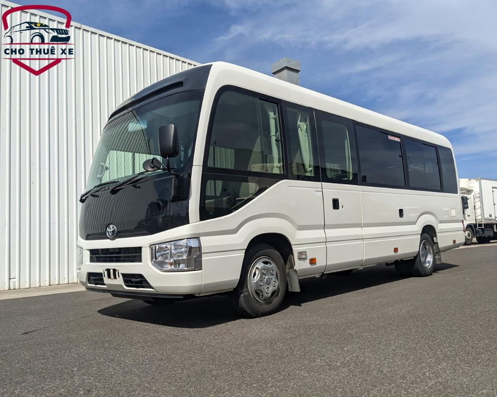 Xe 24 chỗ Toyota Coaster