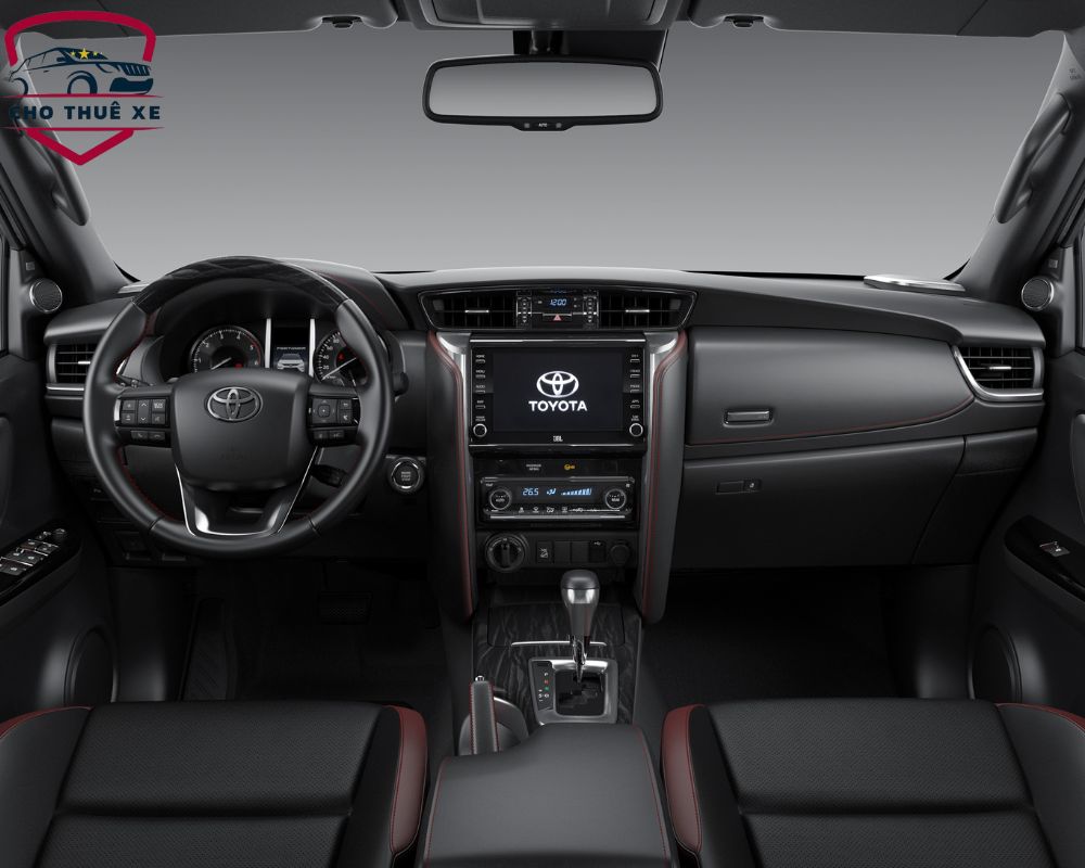 Khoang lái trang bị nhiều công nghệ tân tiến