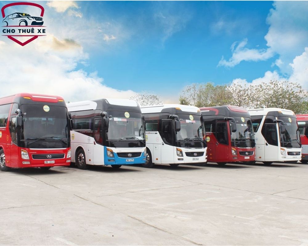 Dàn xe 45 chỗ đời mới tại nhà xe Tân Triều Travel