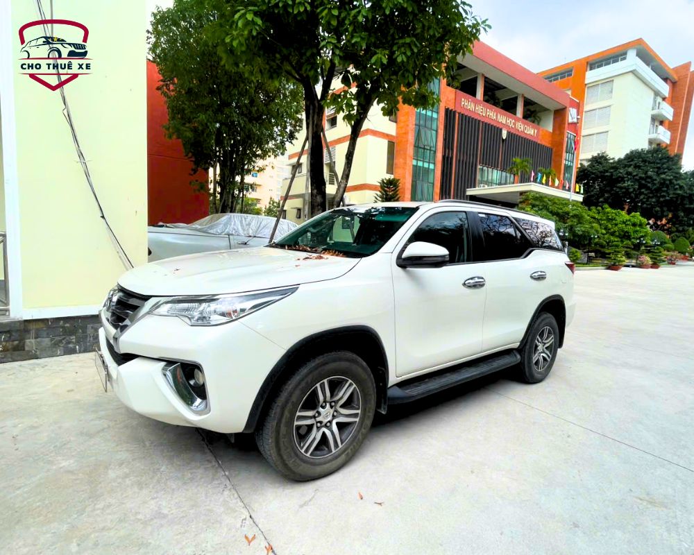 Thuê xe 7 chỗ đi Châu Đốc để khám phá Miếu Bà và Núi Cấm