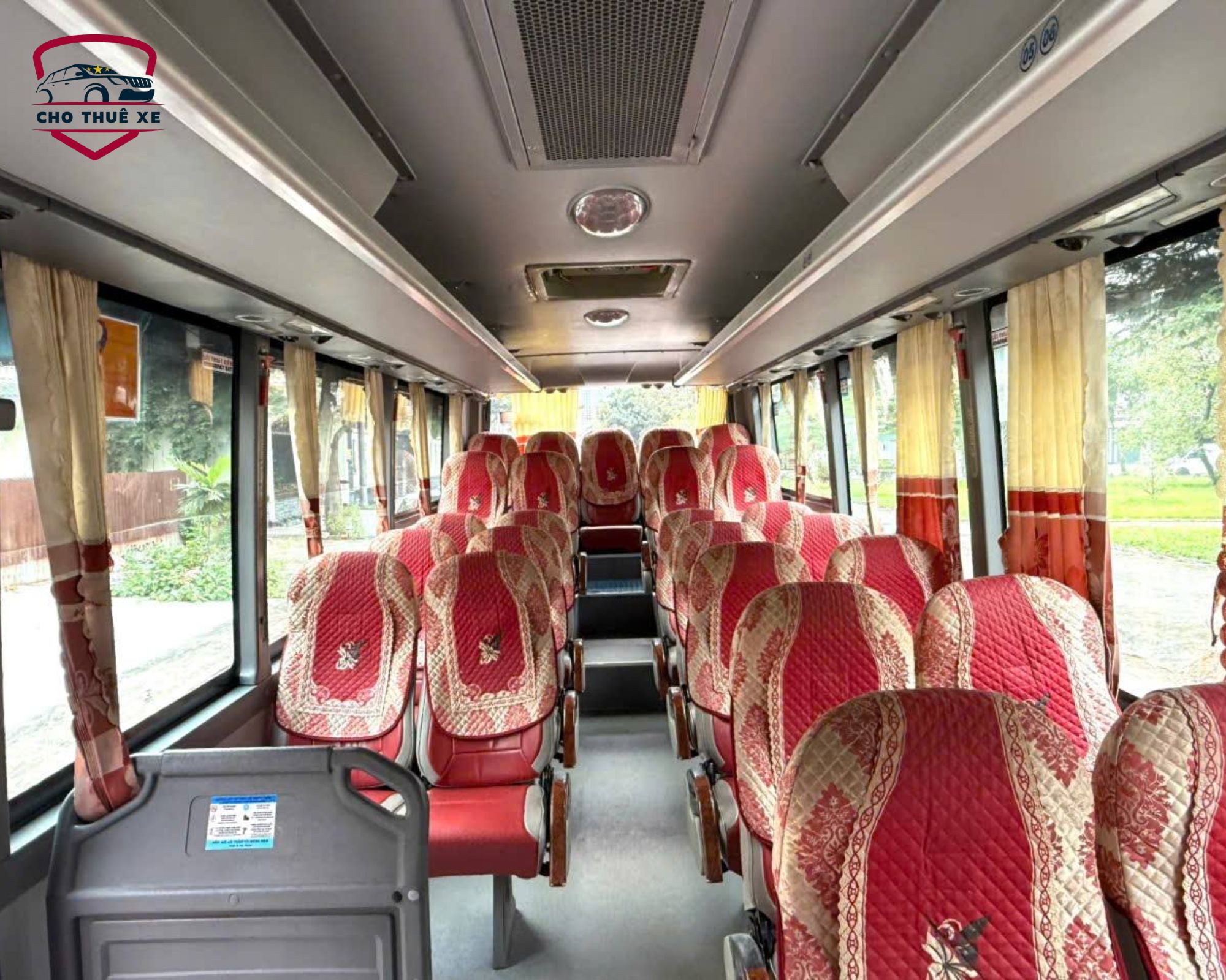 Chiếc Isuzu Samco với kiểu dáng tân thời, nội thất đẹp, sẵn sàng đưa bạn đến thành phố biển Vũng Tàu