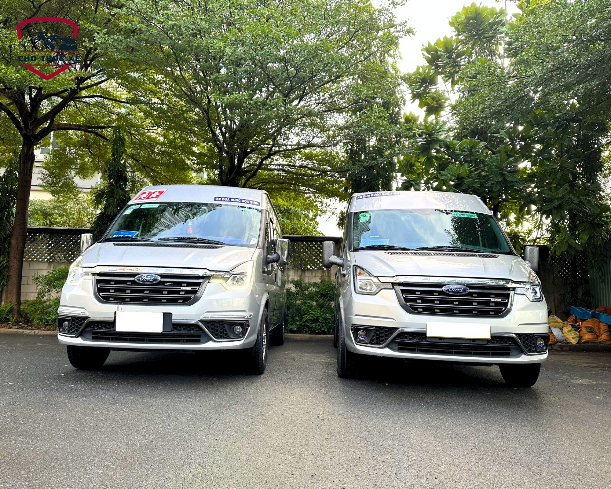 Đoàn đông thoải mái di chuyển với xe 16 chỗ thuê xe Bình Dương đi Tây Ninh