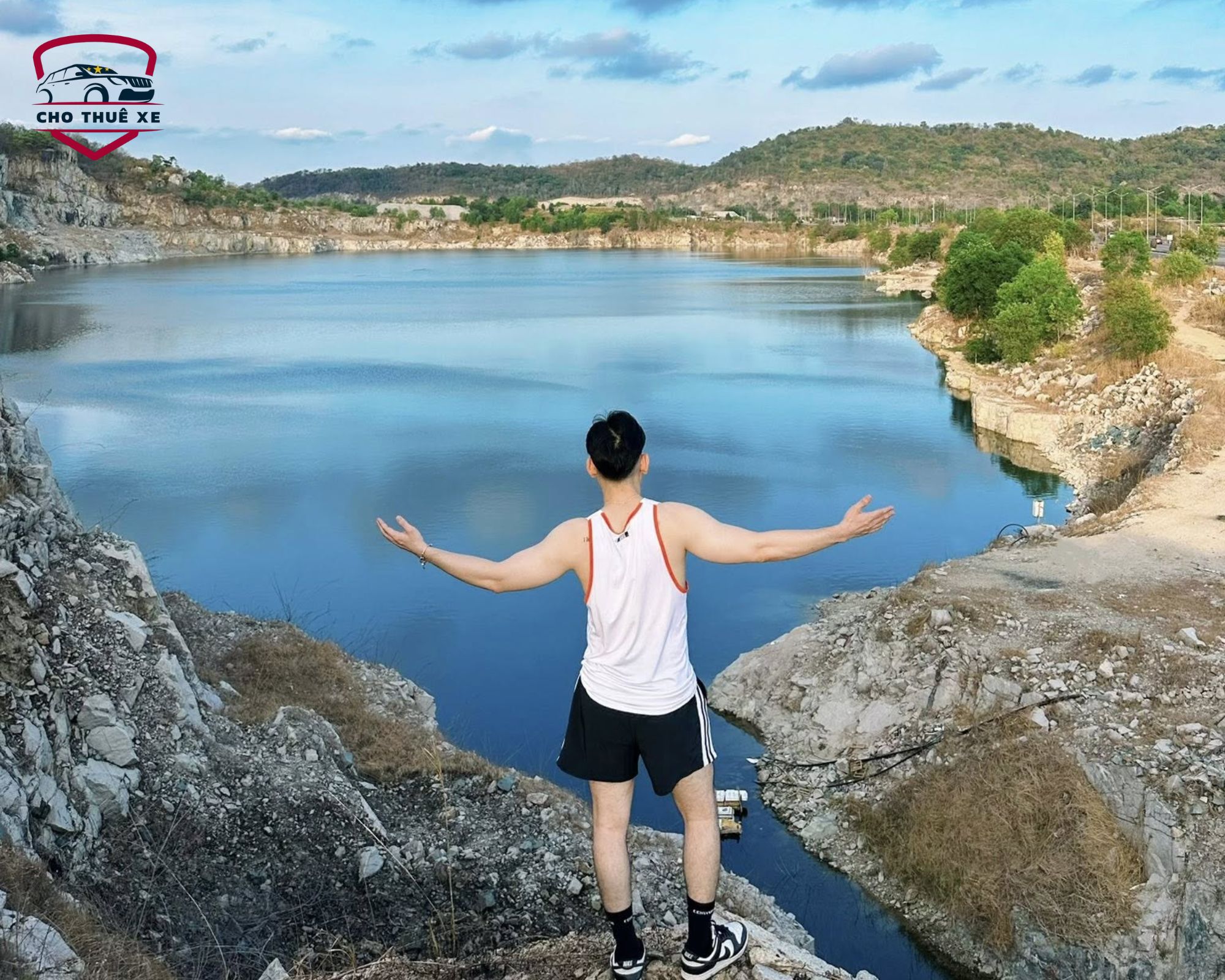 Khu du lịch sinh thái Hồ Đá Xanh