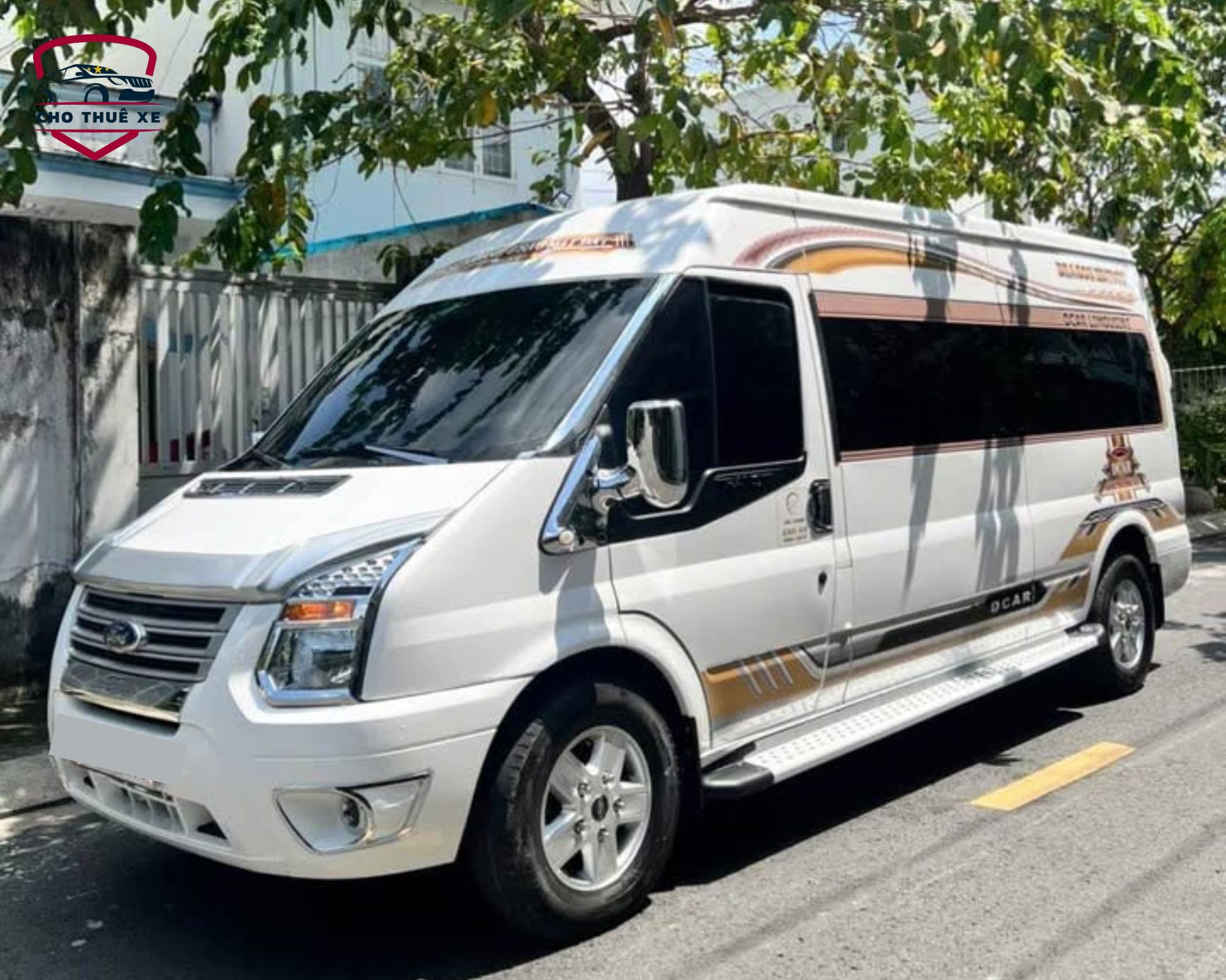 Thuê xe đi Cà Mau với xe limousine 9 chỗ trắng sang trọng đời mới