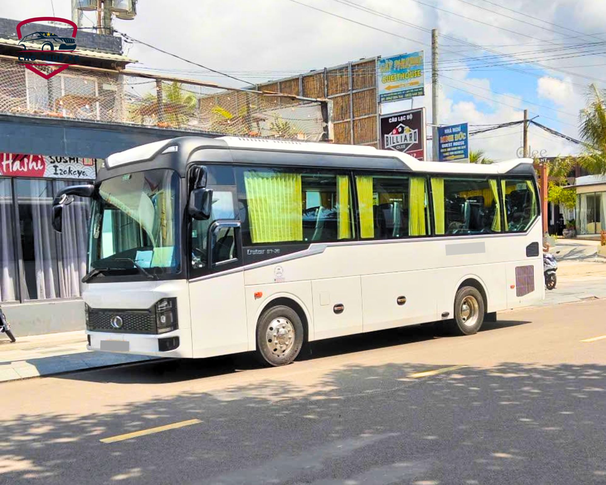 Thuê xe đi Phước Hải tại Sài Gòn xe 29 chỗ trắng an toàn êm ái suốt đường