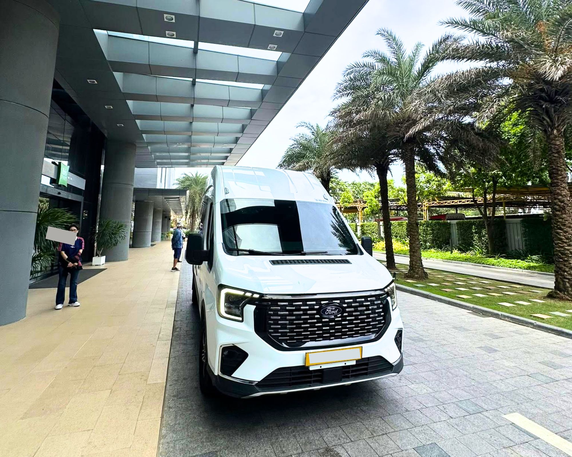 Xe 16 chỗ sang trọng, khoang hành lý lớn, phục vụ thuê xe Bình Dương đi Bạc Liêu cho hành trình dài