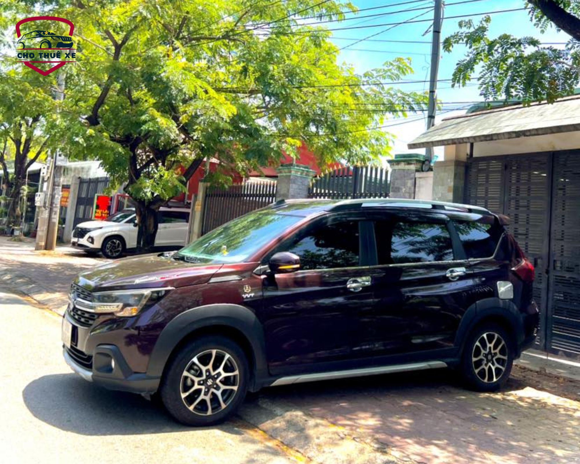 Xe 7 chỗ chất lượng cao, thiết kế thể thao, sẵn sàng cho các chuyến đi tour hoặc du lịch thuê xe Bình Dương đi Kiên Giang với nhiều hành lý