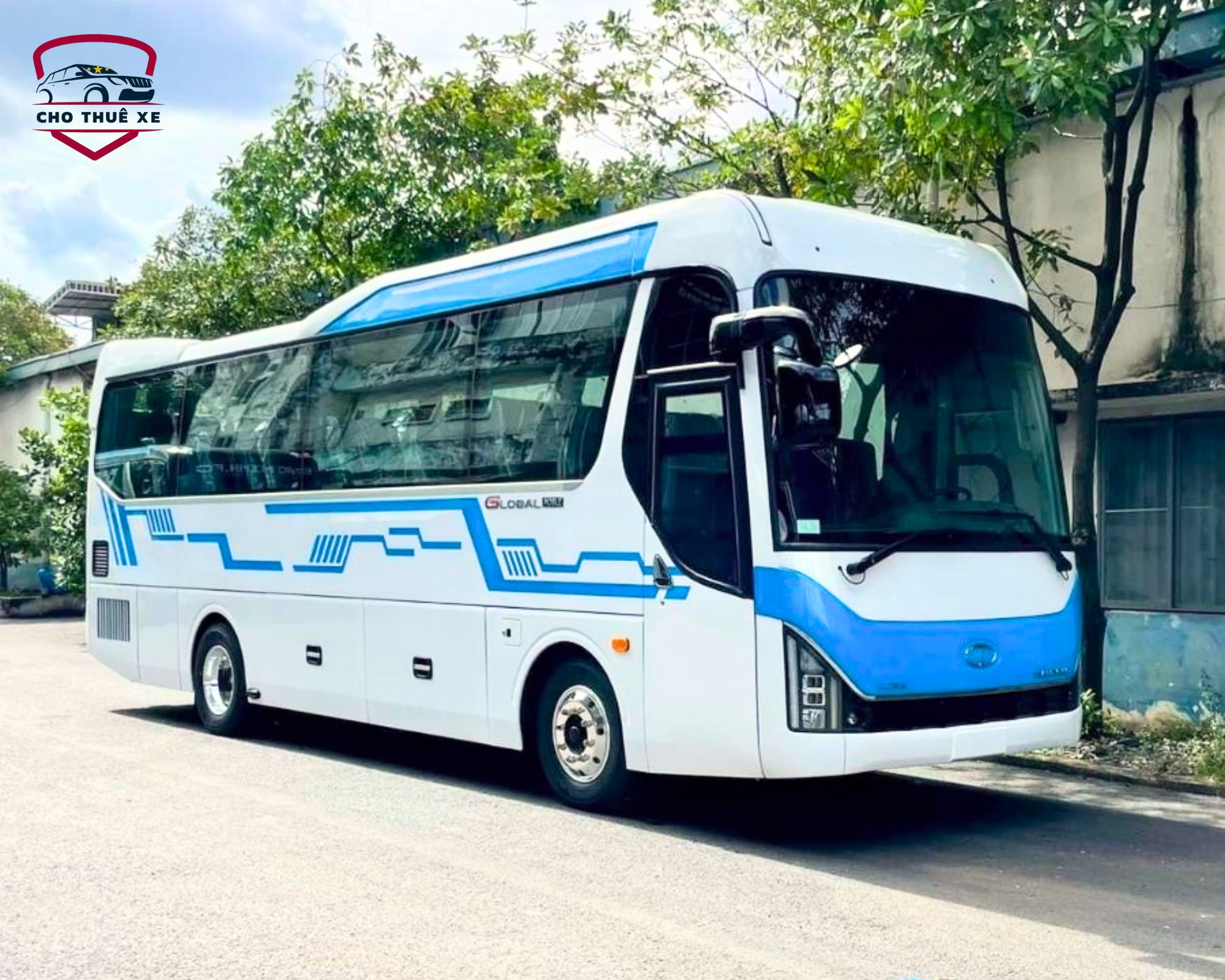 Dòng xe cao cấp Tracomeco Global K29W phục vụ khách đoàn khi đặt thuê xe 29 chỗ Hà Nội đi tỉnh