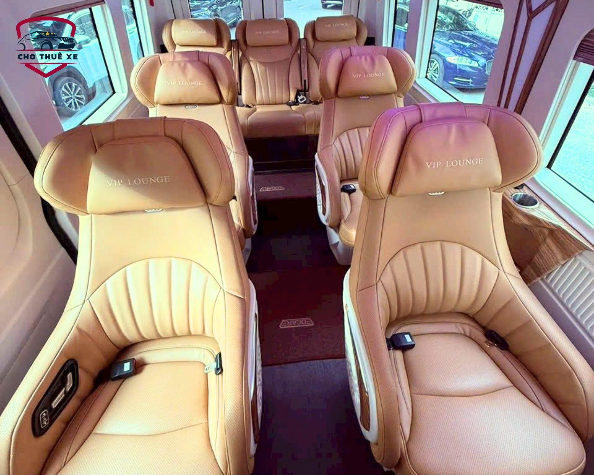 Nội thất ghế Boeing massage cao cấp khi thuê xe limousine TPHCM đi Châu Đốc giúp hành khách thư giãn suốt hành trình dài