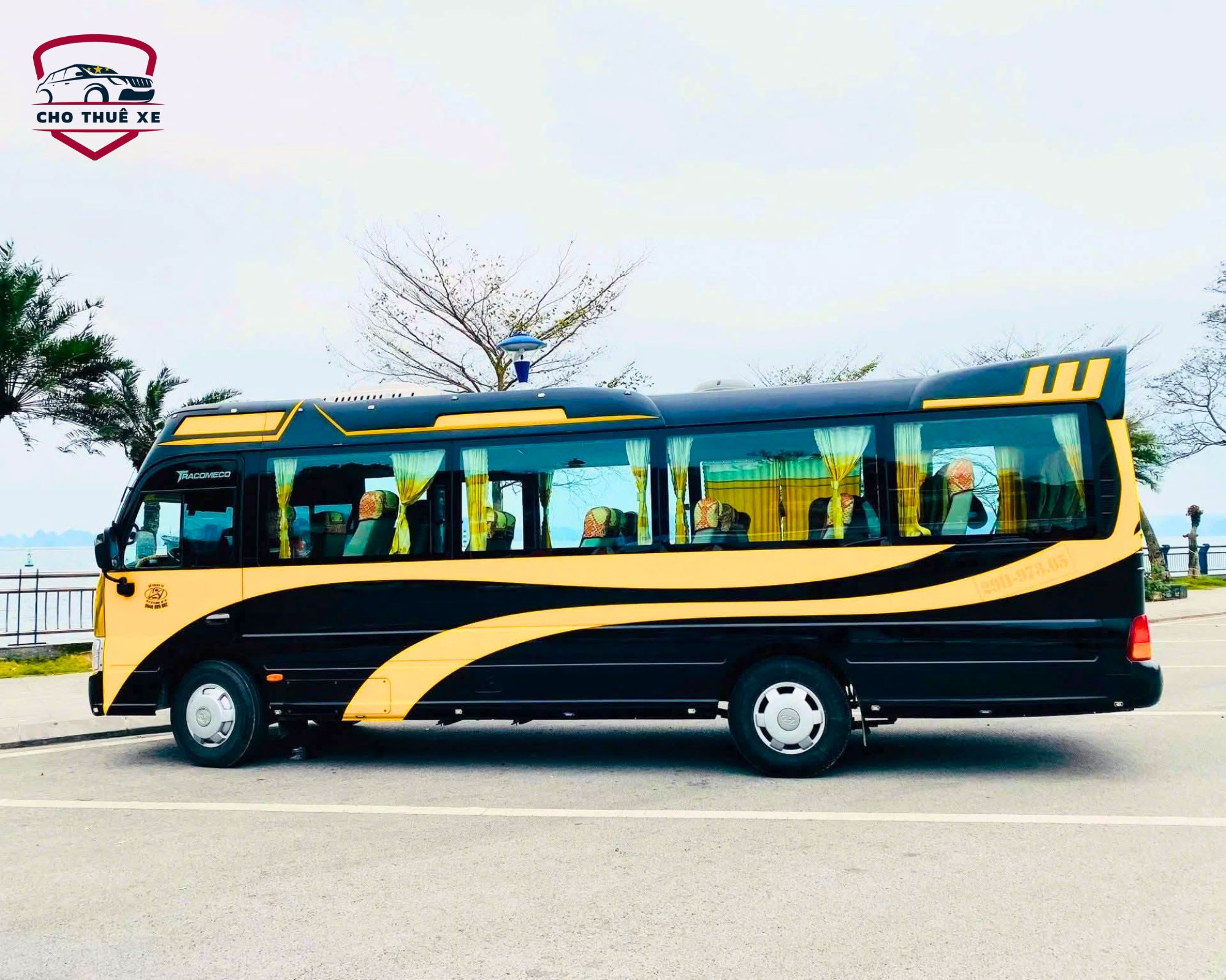 Thuê xe 29 chỗ chạy tour Hà Nội Hạ Long xe đời mới máy lạnh êm ái