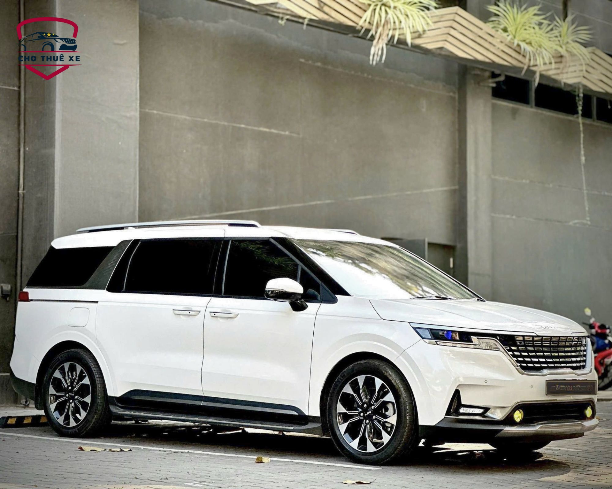 Kia Carnival Premium 8 chỗ MPV phong cách hiện đại phù hợp nhu cầu di chuyển cao cấp