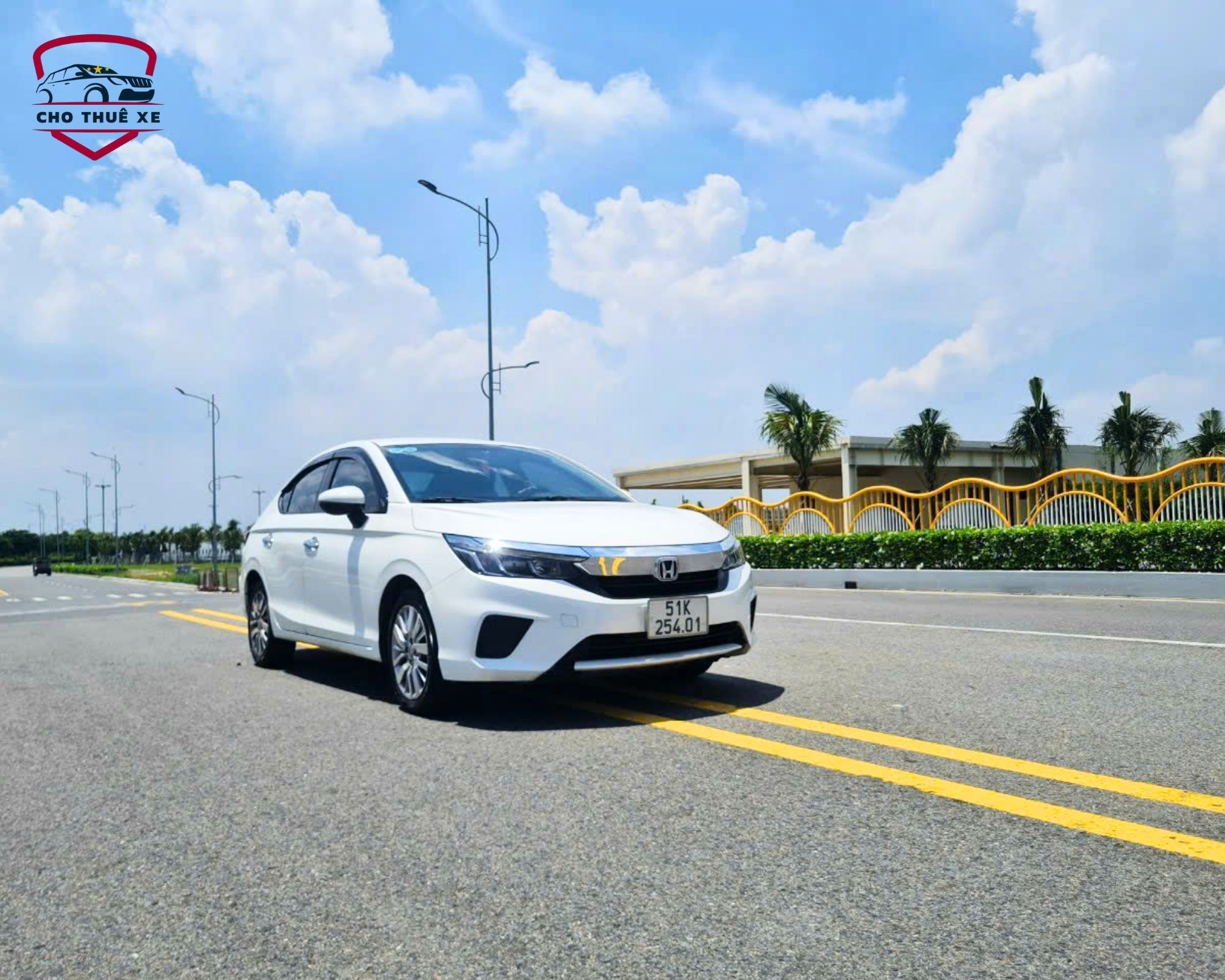 Dịch vụ thuê xe 4 chỗ Vũng Tàu đi Sài Gòn giá rẻ với dòng xe sedan trắng đời mới, sang trọng