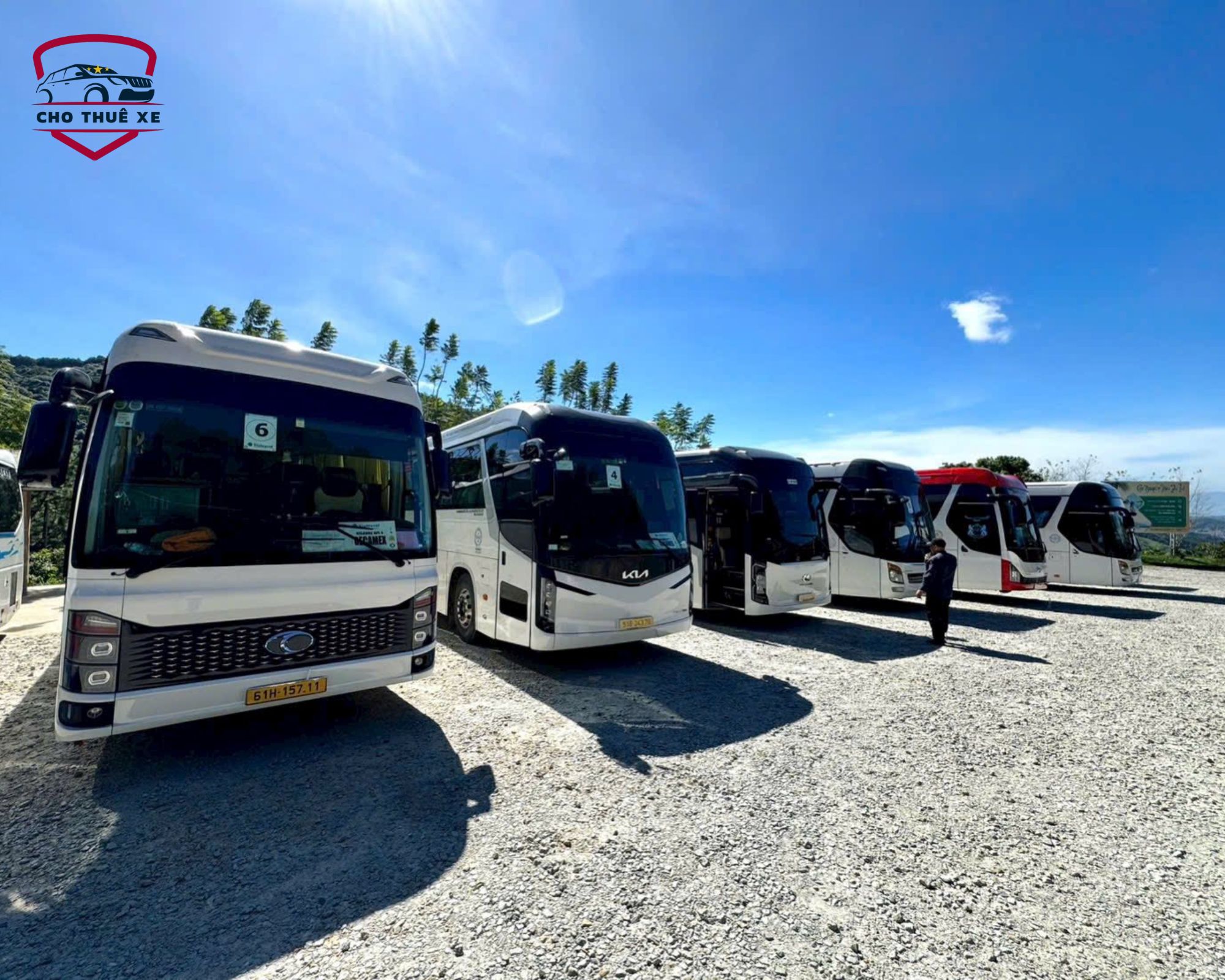 Đội xe 45 chỗ cao cấp của Sài Gòn Xuân Phát hội tụ các thương hiệu lớn như Hyundai Universe, Kia phục vụ tour Đà Lạt