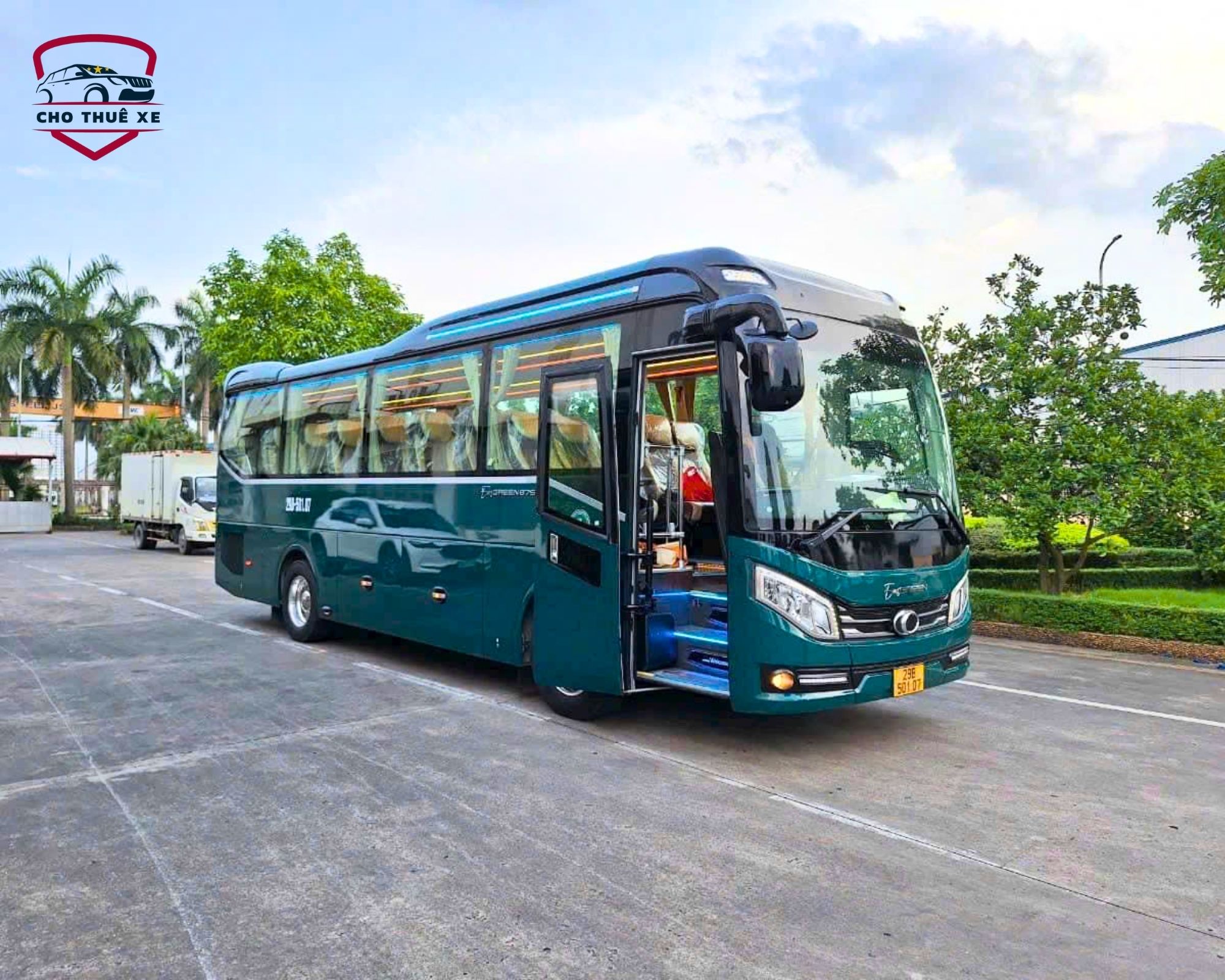 Giải pháp tiết kiệm cho đoàn lớn khi Thuê xe đi Sapa 2 ngày 1 đêm bằng xe 29 chỗ tiện nghi