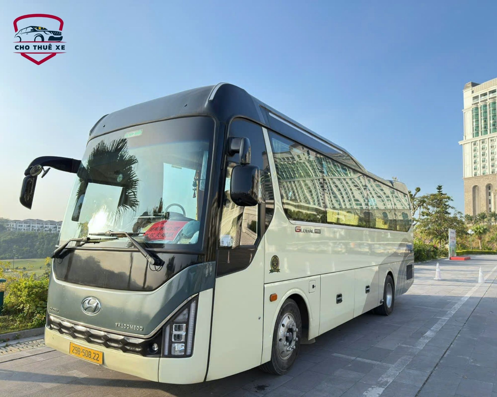 Thuê xe 29 chỗ đi Hạ Long từ Hà Nội với dòng xe Hyundai Global đời mới sang trọng