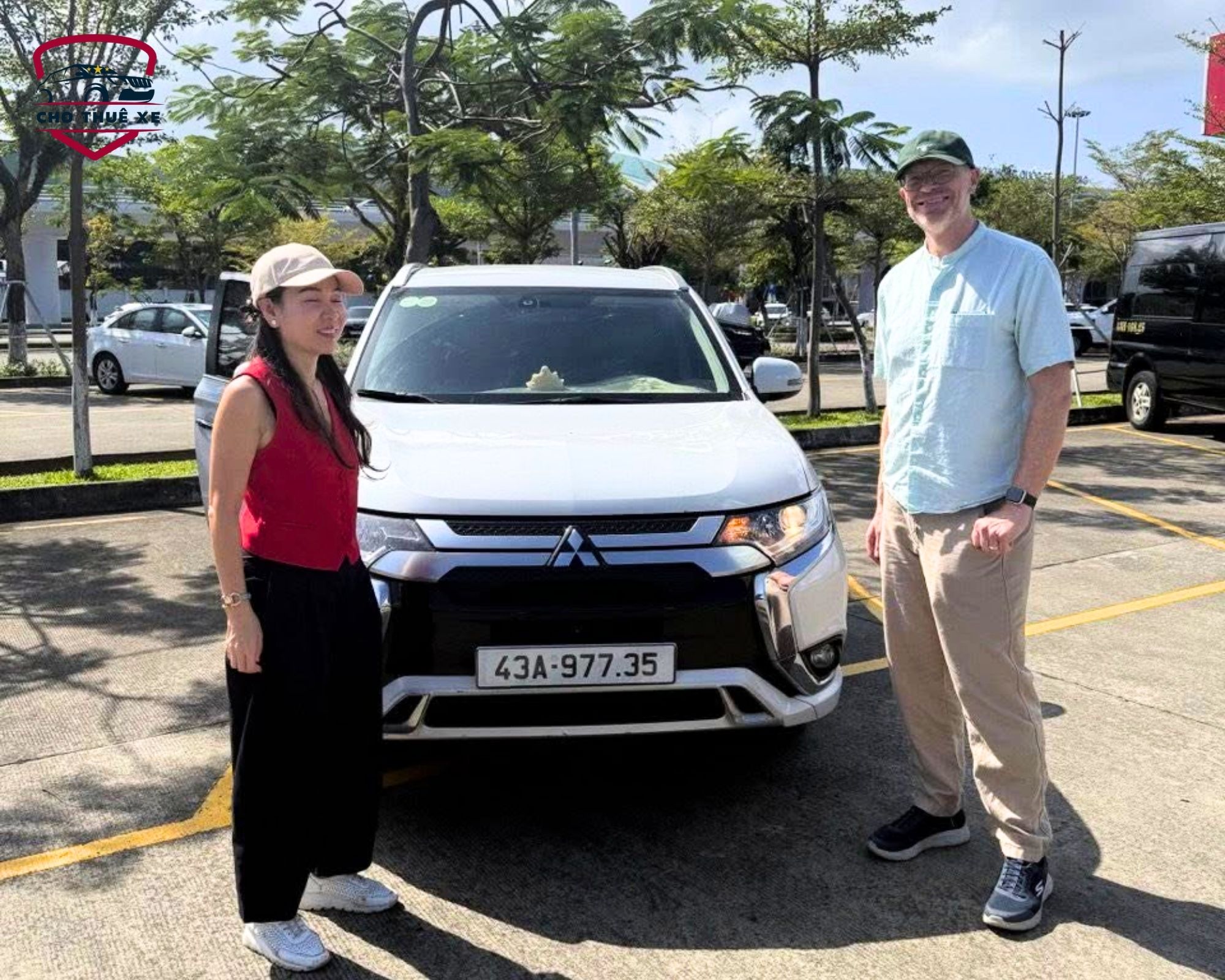 Xe 7 chỗ đưa khách từ Đà Nẵng tham quan Thánh địa La Vang