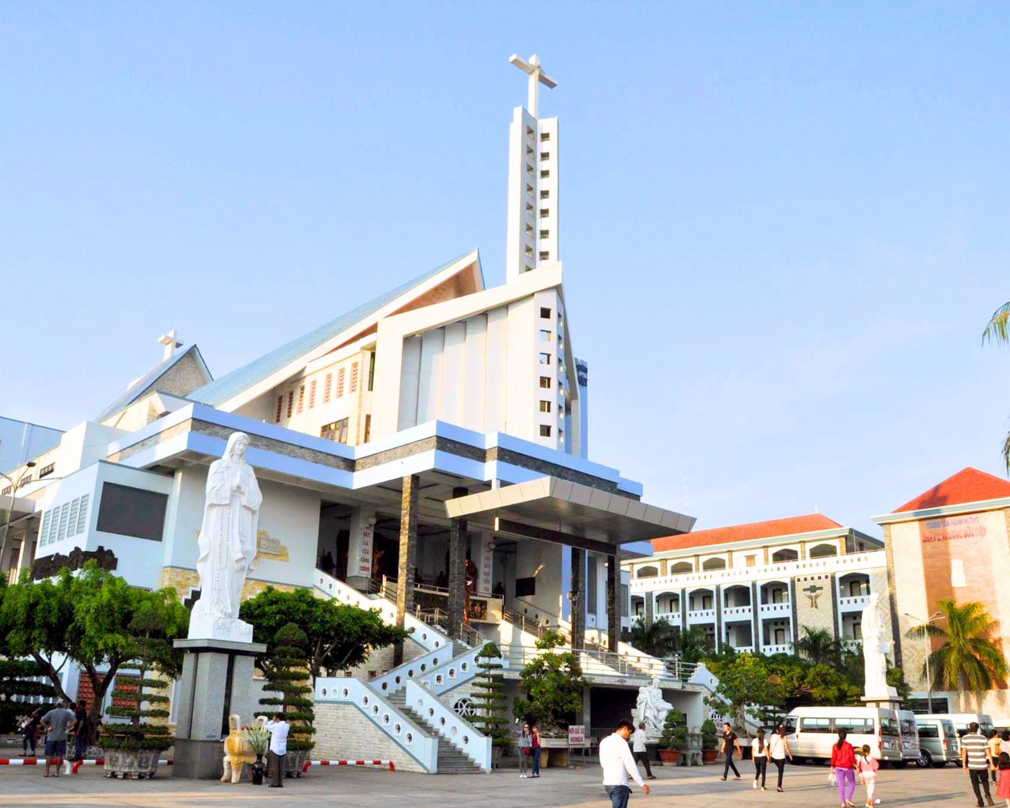 Cẩm Nang Hành Hương Thánh Đường Tắc Sậy Chi Tiết Nhất