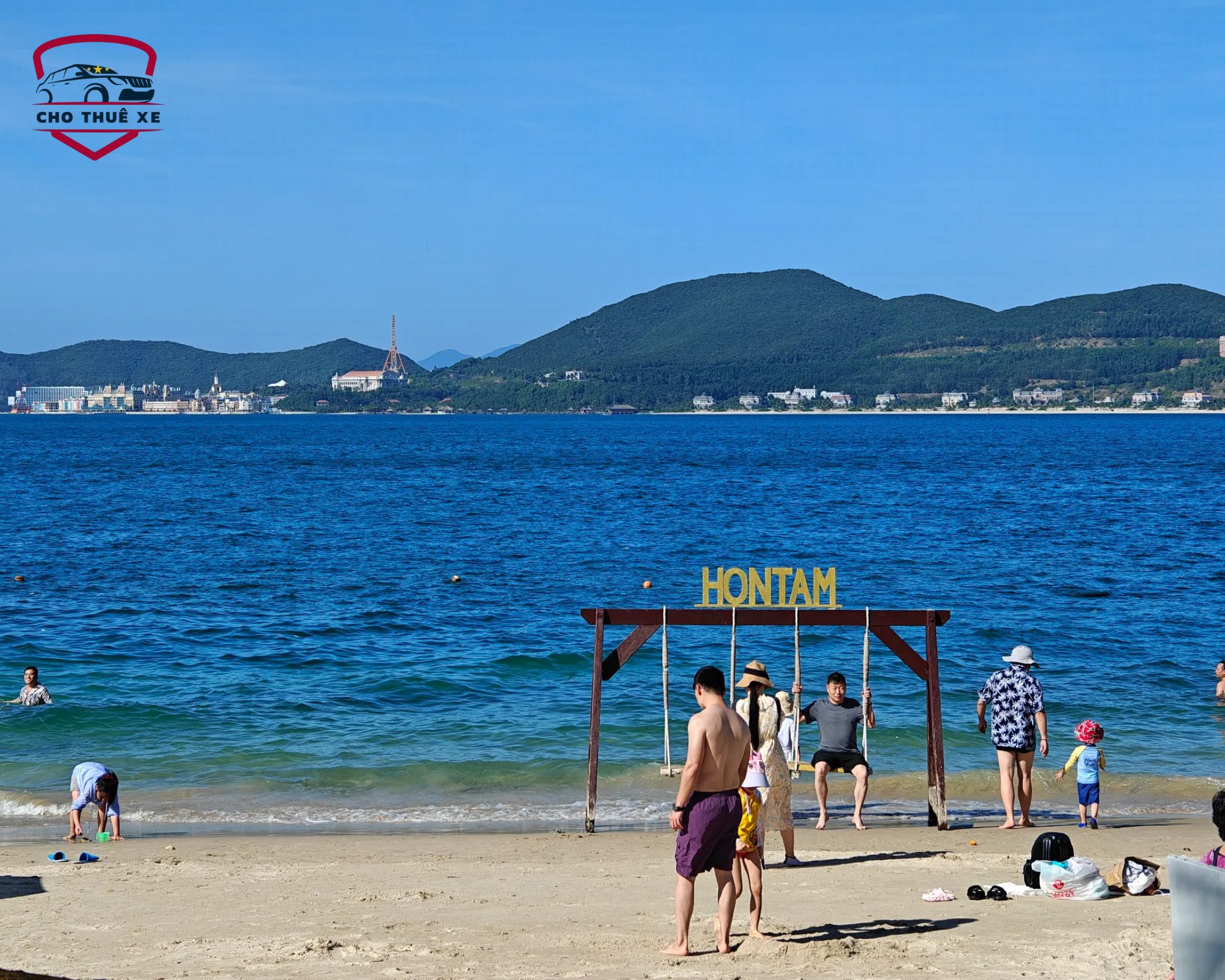 Bãi biển Hòn Tằm xinh đẹp với bãi cát trắng và làn nước biển xanh trong vắt, điểm đến lý tưởng cho du lịch Nha Trang