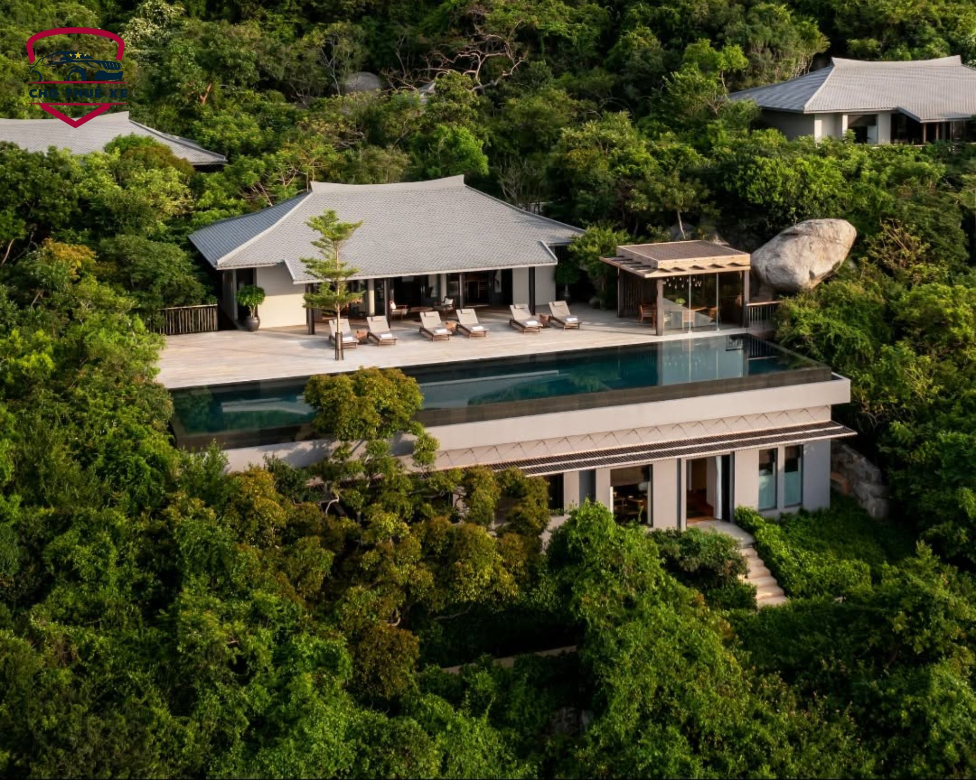 Biệt thự nghỉ dưỡng Amanoi Nha Trang nằm ẩn mình giữa sườn đồi cây xanh với hồ bơi vô cực ngắm trọn bầu trời