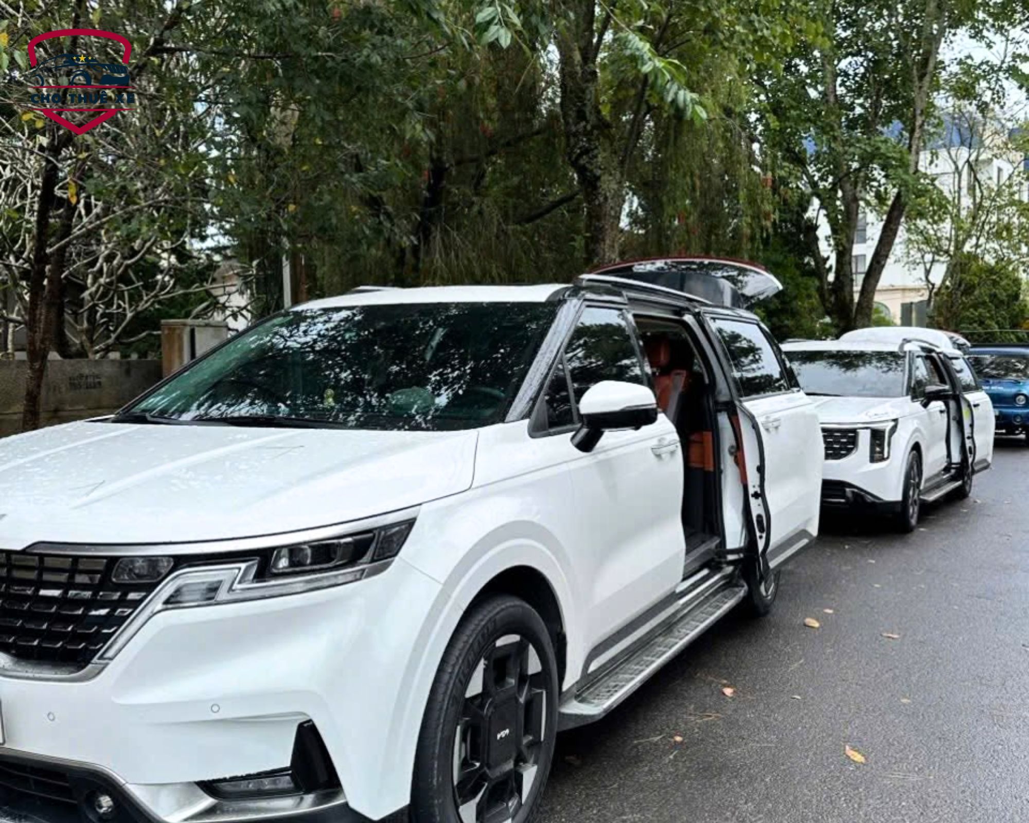 Dàn xe sang Carnival phục vụ đoàn khách Vip đi đánh golf ở Đà Lạt