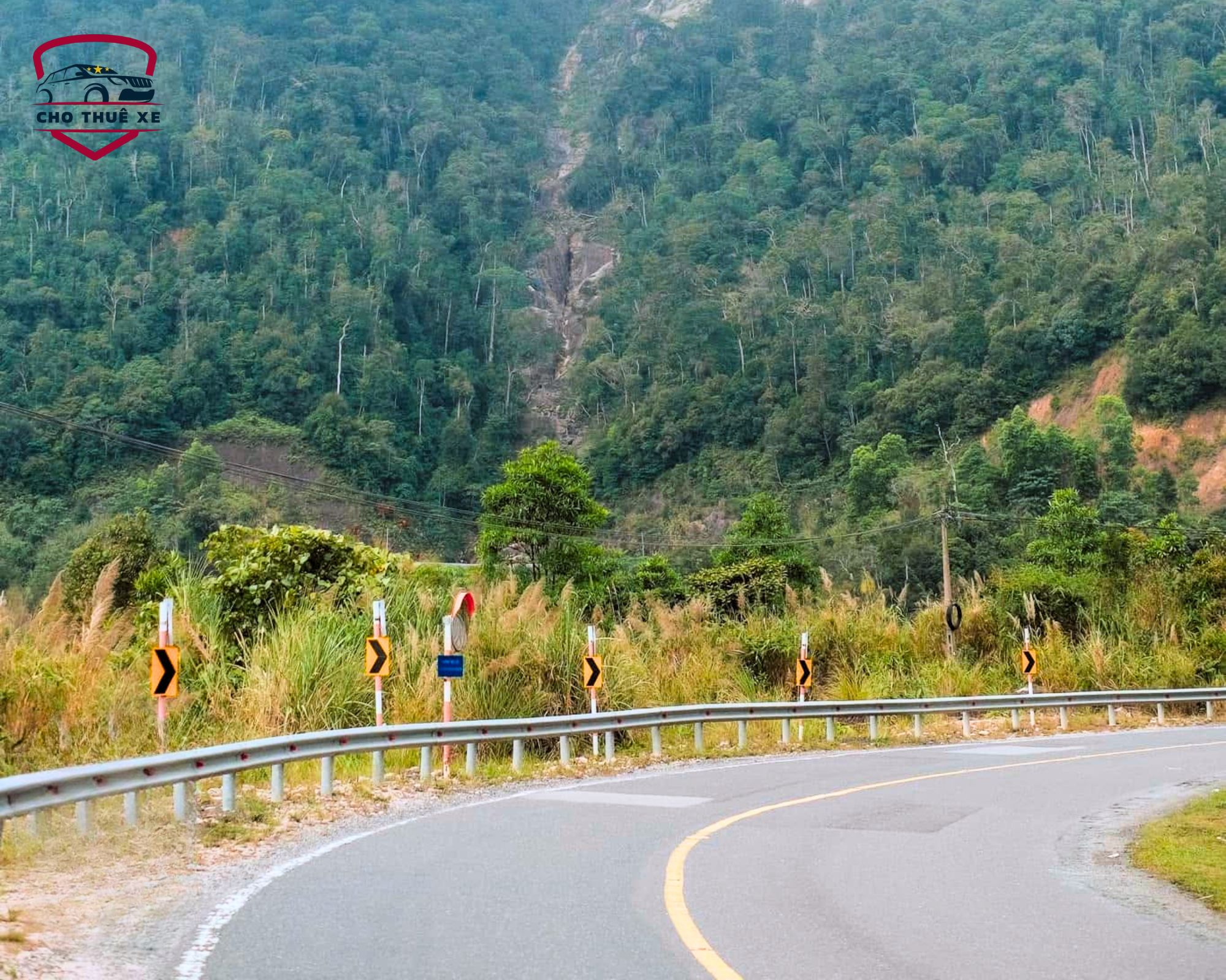 Cung đường đèo Khánh Lê hiểm trở nhưng nên thơ trong chuyến dịch vụ thuê xe Đà Lạt đi Nha Trang