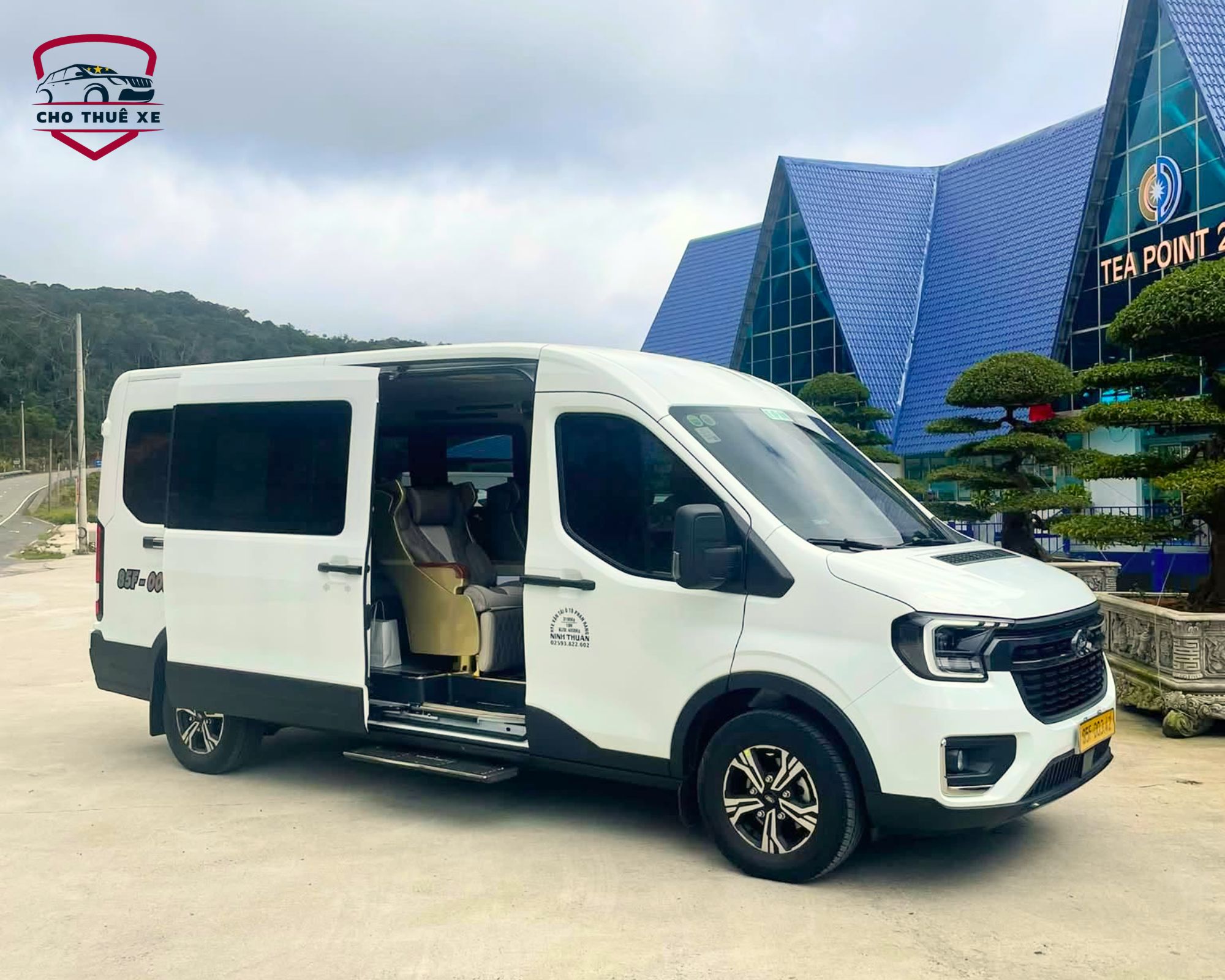 Dòng xe limousine ghế massage rộng rãi, tiện nghi cho chuyến hành trình đường dài