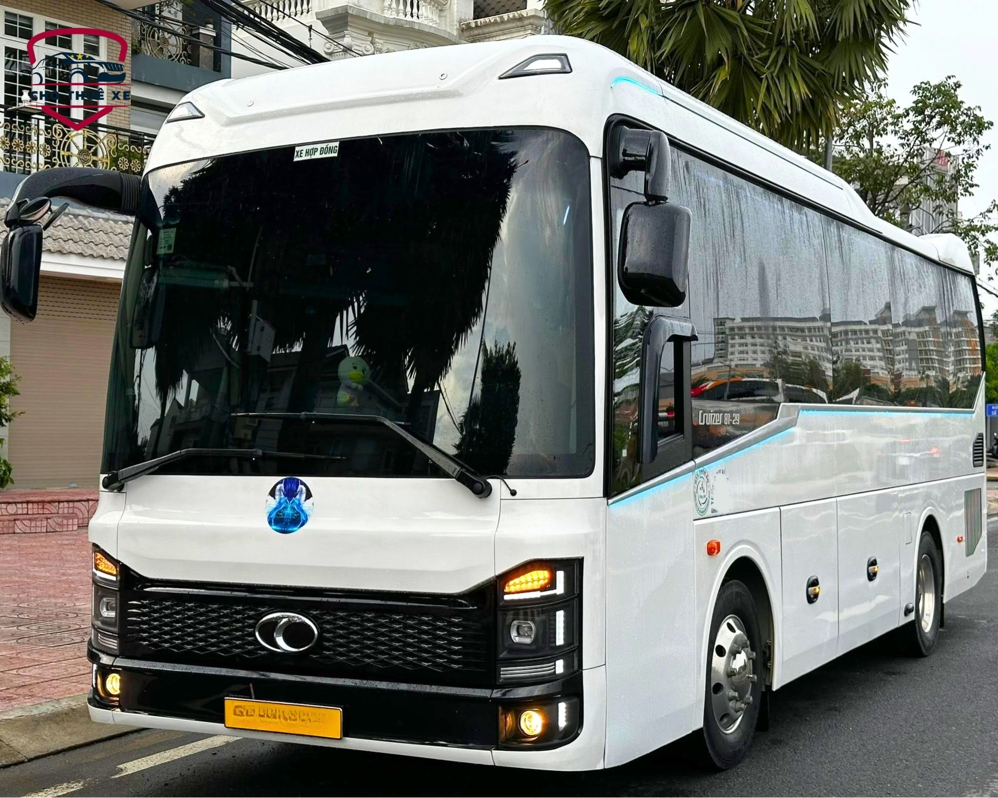 Thuê xe 29 chỗ Đà Lạt giúp đoàn đông di chuyển cùng nhau, tiết kiệm chi phí và thời gian
