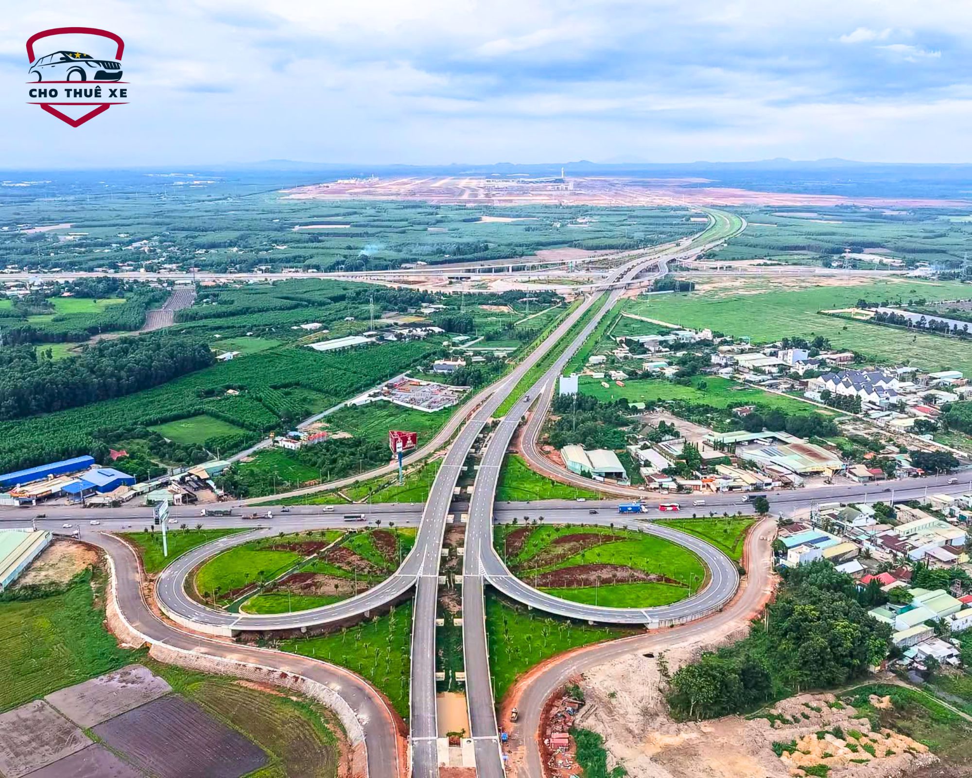 Toàn cảnh nút giao và trục cao tốc kết nối trực tiếp vào sân bay Long Thành