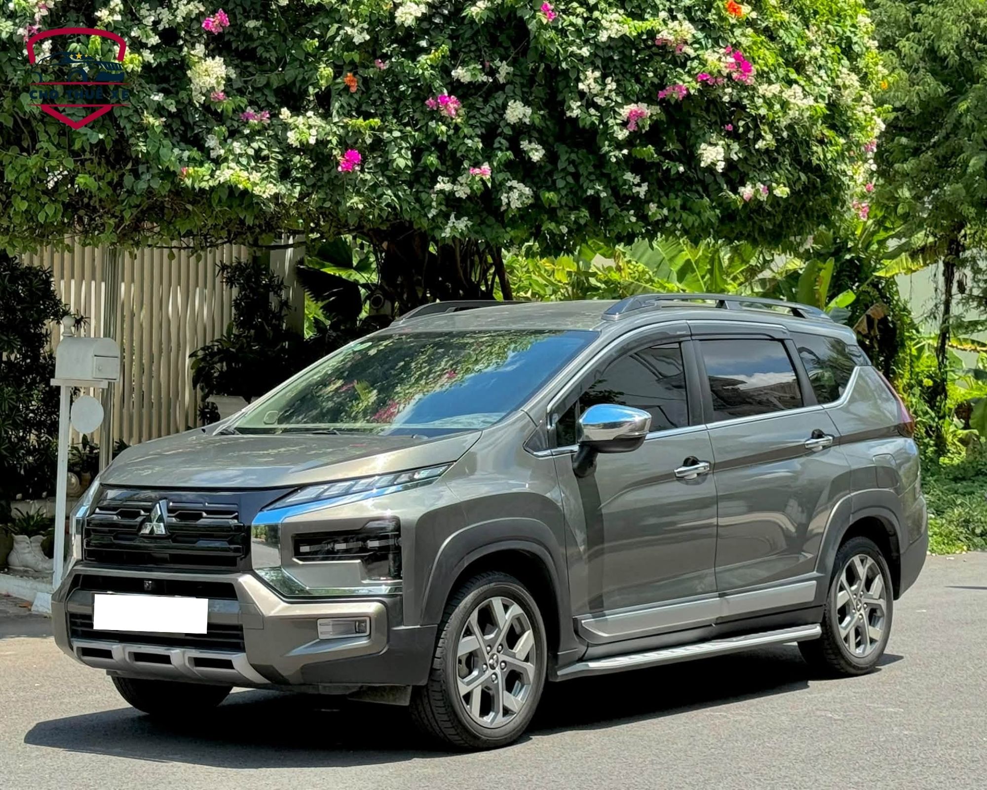 Xe Mitsubishi Xpander lịch lãm đáp ứng nhu cầu đưa đón khách hàng đi lại
