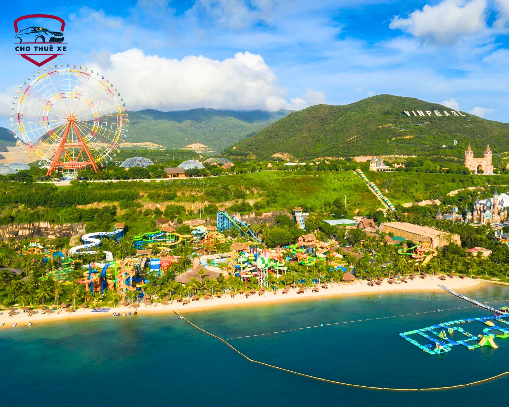 Toàn cảnh Vinpearl Nha Trang nhìn từ trên cao với vòng quay mặt trời và công viên nước